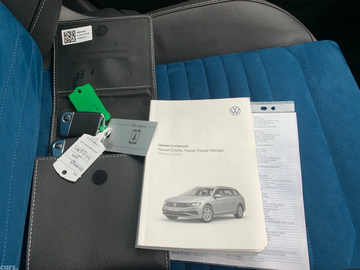 Volkswagen Passat Estate, Diesel, 2021, Grey