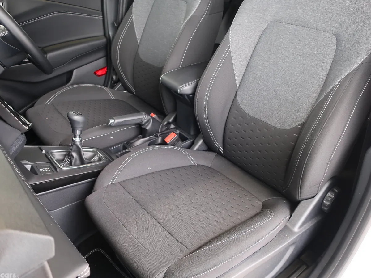 Ford Puma MPV, Petrol, 2025, White