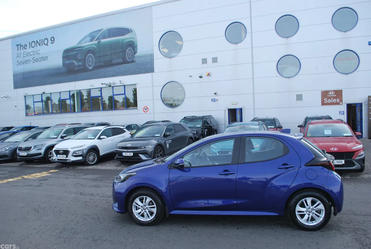 Toyota Yaris Hatchback, Petrol, 2023, Blue
