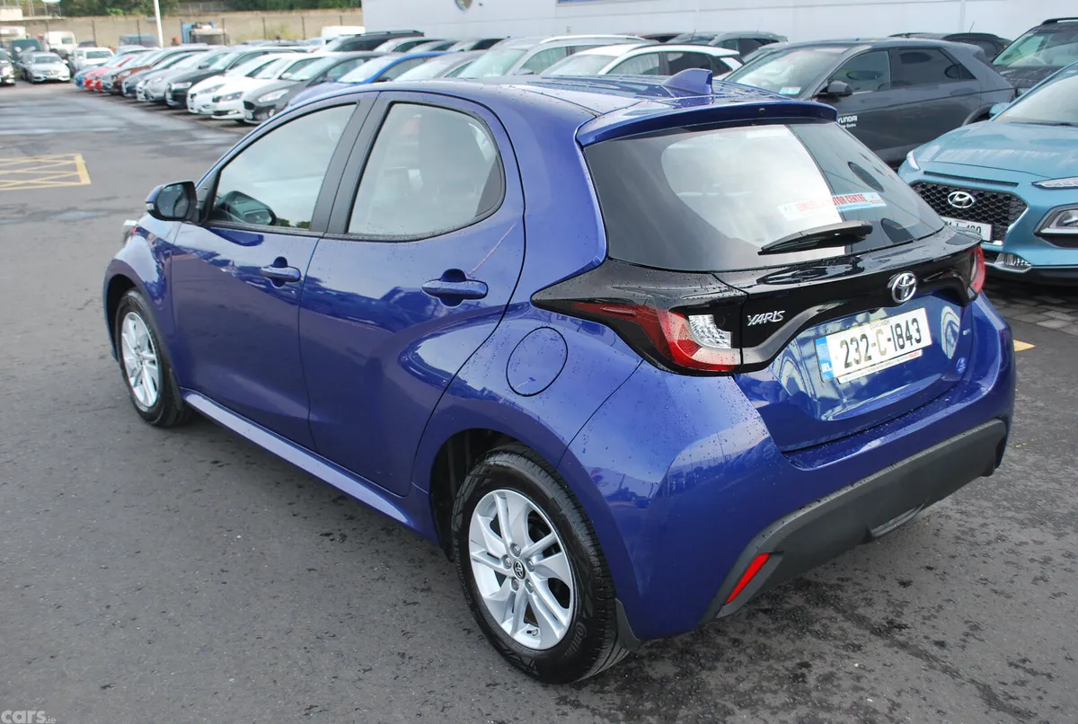 Toyota Yaris Hatchback, Petrol, 2023, Blue