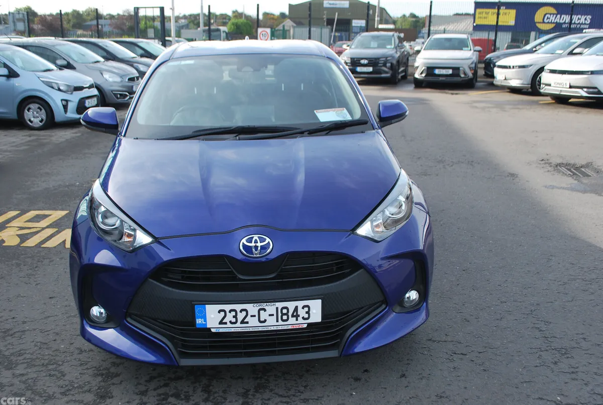 Toyota Yaris Hatchback, Petrol, 2023, Blue