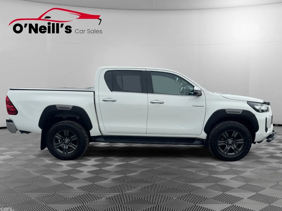 Toyota Hilux Pick Up, Diesel, 2022, White