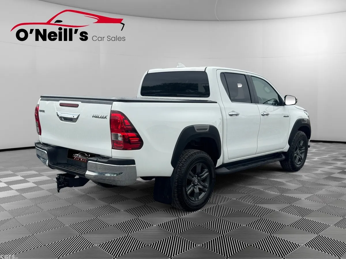 Toyota Hilux Pick Up, Diesel, 2022, White