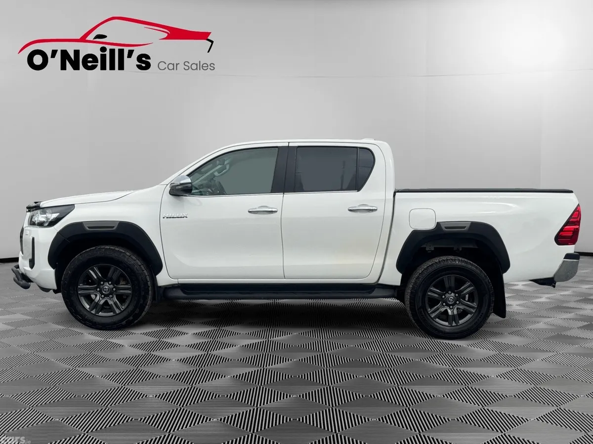 Toyota Hilux Pick Up, Diesel, 2022, White