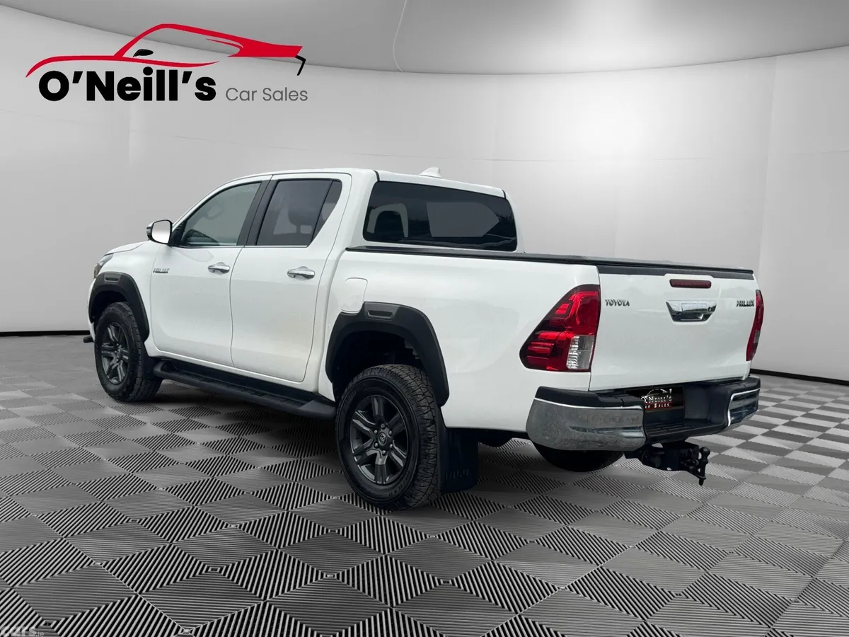 Toyota Hilux Pick Up, Diesel, 2022, White