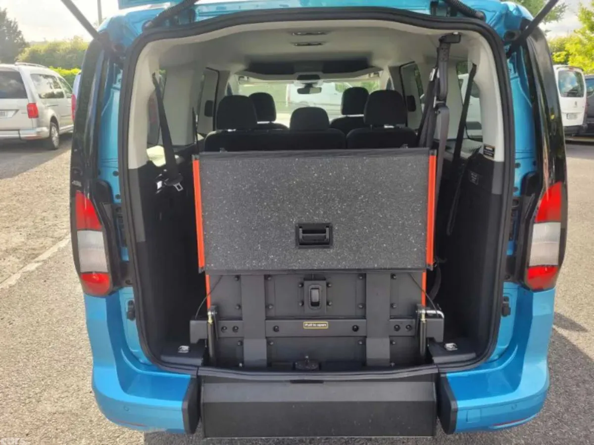 Ford Tourneo Connect MPV, Diesel, 2026, Blue