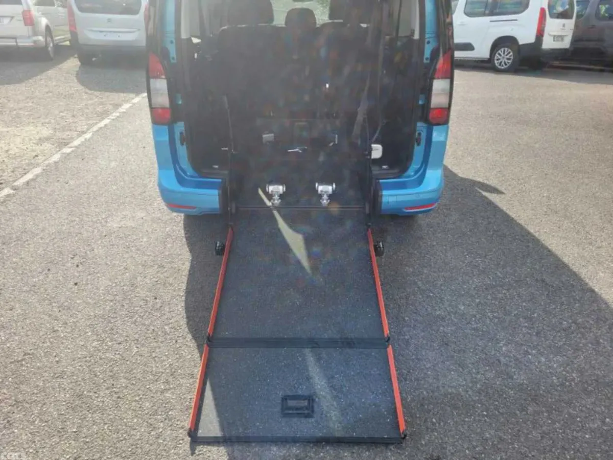 Ford Tourneo Connect MPV, Diesel, 2026, Blue