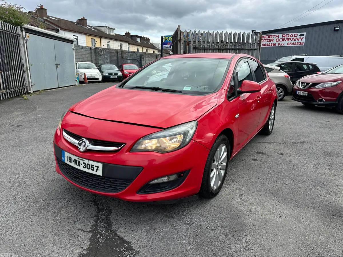 Vauxhall Astra Hatchback, Diesel, 2015, Red