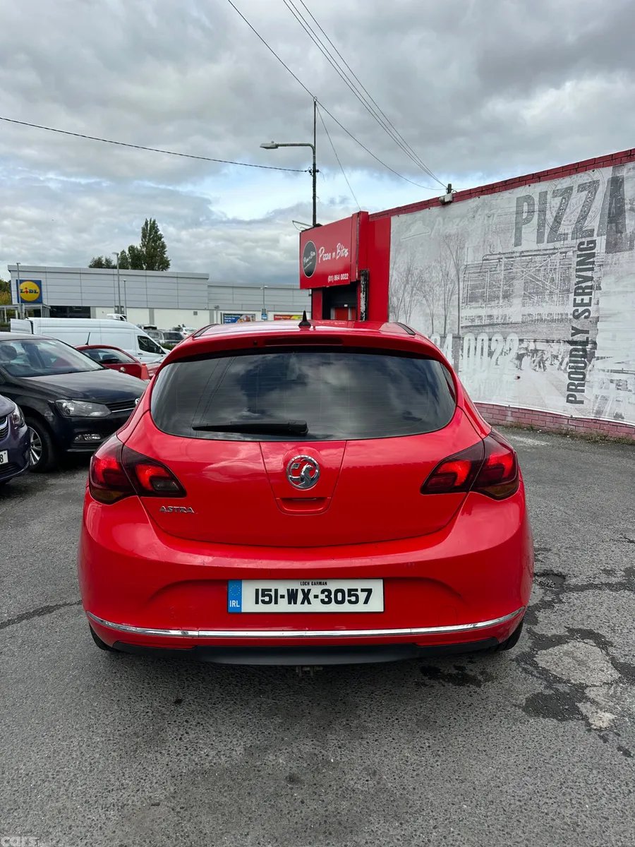 Vauxhall Astra Hatchback, Diesel, 2015, Red