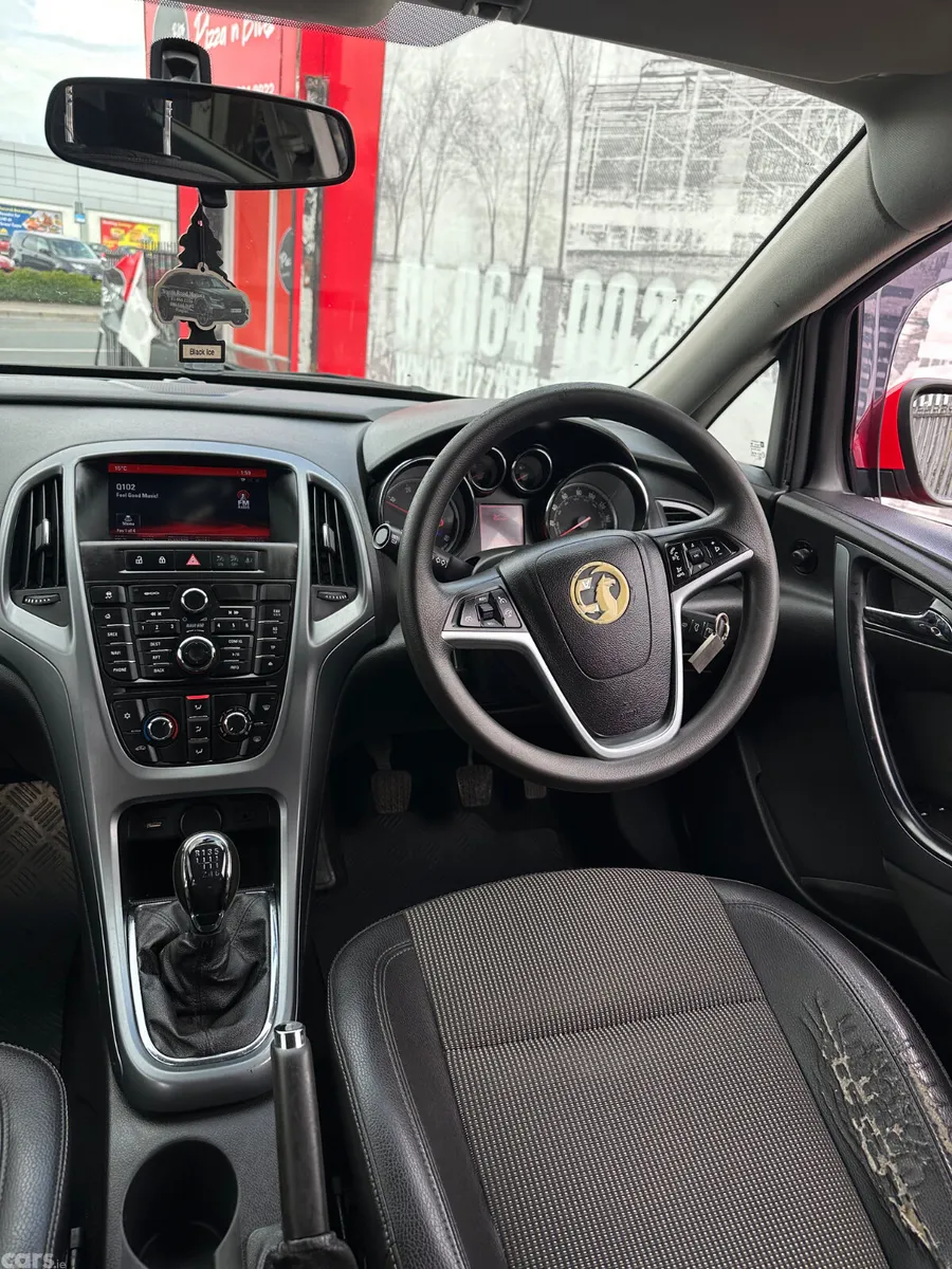 Vauxhall Astra Hatchback, Diesel, 2015, Red