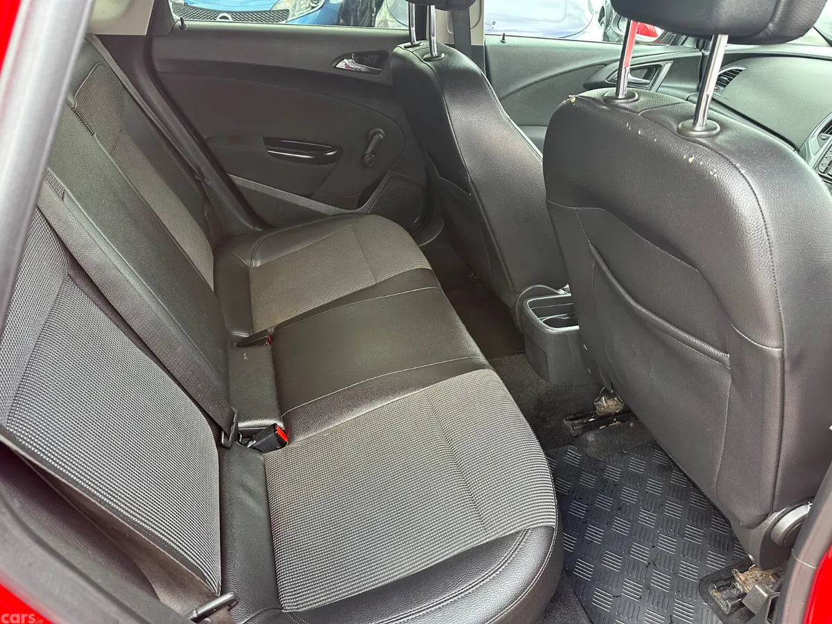 Vauxhall Astra Hatchback, Diesel, 2015, Red