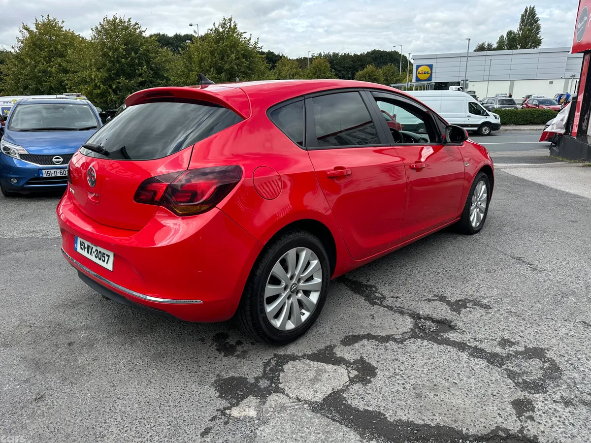 Vauxhall Astra Hatchback, Diesel, 2015, Red