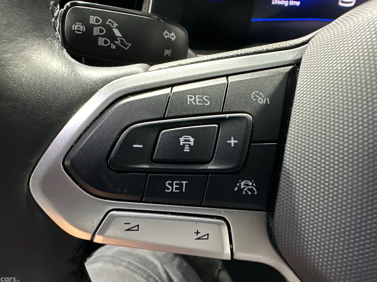 Volkswagen Taigo Estate/Jeep, Petrol, 2023, Grey