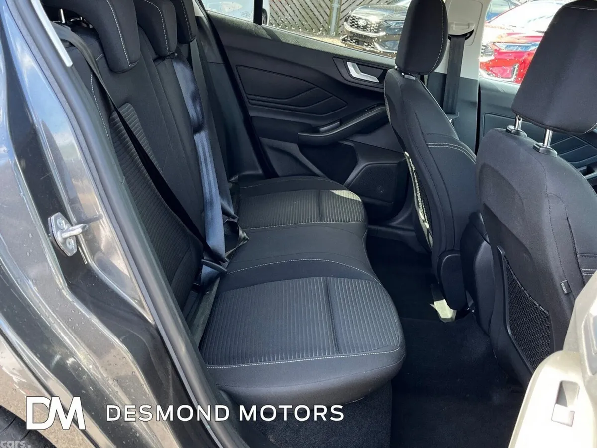 Ford Focus Hatchback, Petrol Hybrid, 2023, Grey