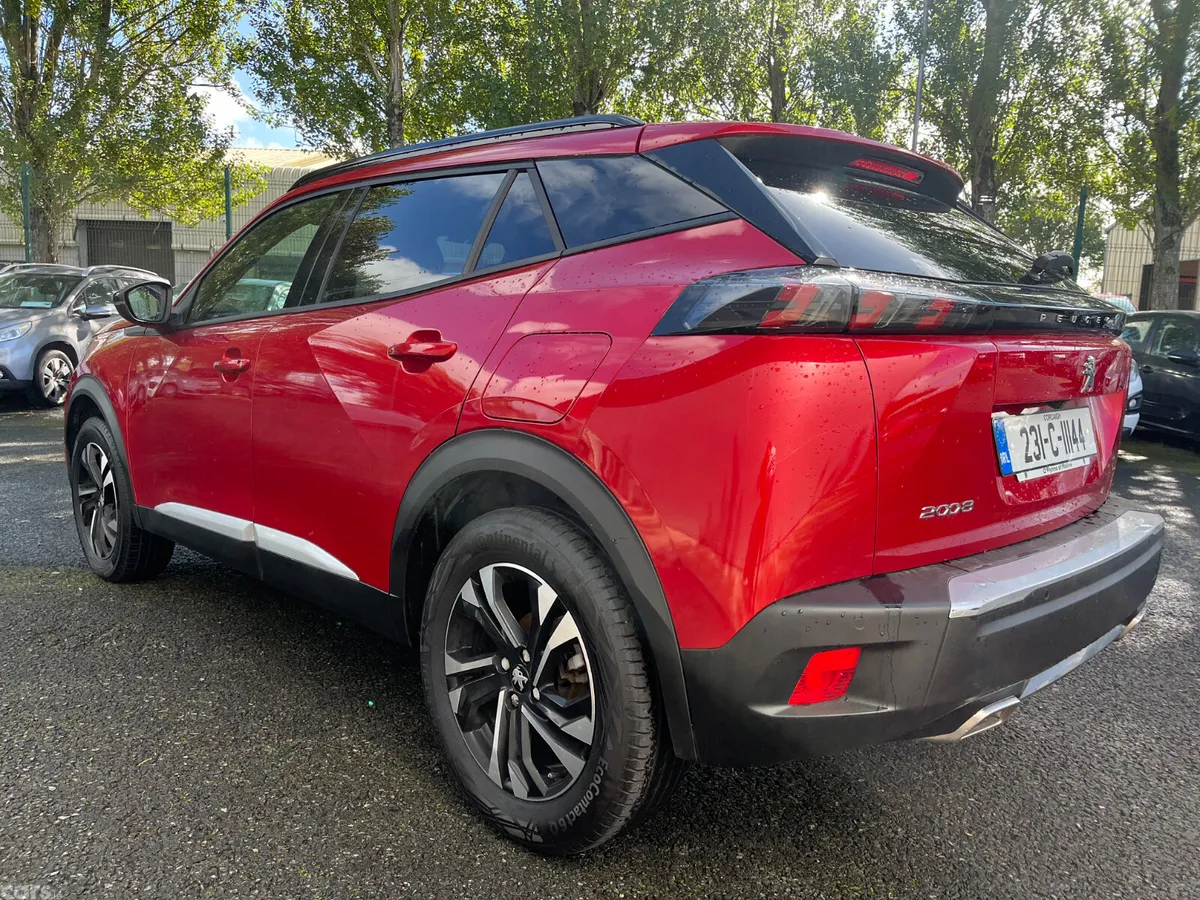 Peugeot 2008 MPV, Petrol, 2023, Red