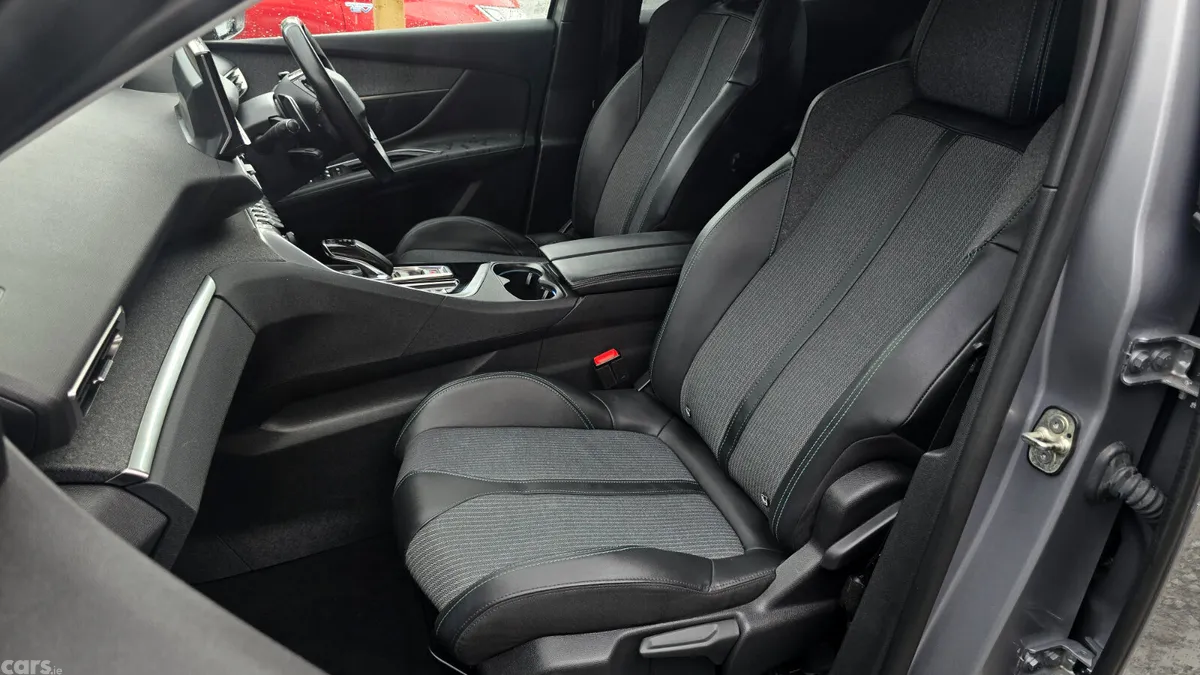 Peugeot 3008 MPV, Petrol Plug-in Hybrid, 2021, Grey