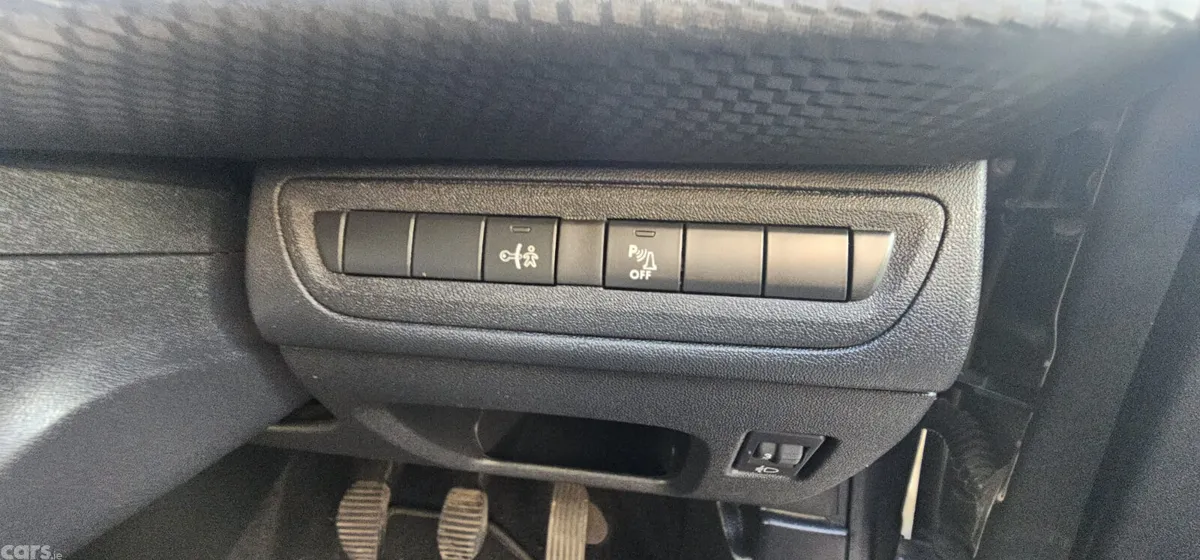 Peugeot 2008 Estate, Petrol, 2018, Grey