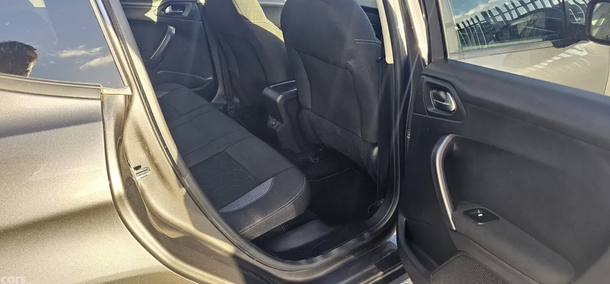 Peugeot 2008 Estate, Petrol, 2018, Grey