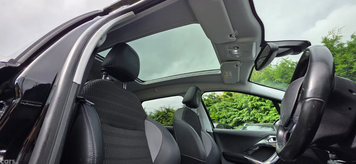 Peugeot 2008 SUV, Petrol, 2016, Black