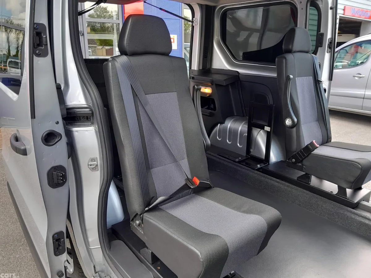 Renault Trafic MPV, Diesel, 2021, Silver