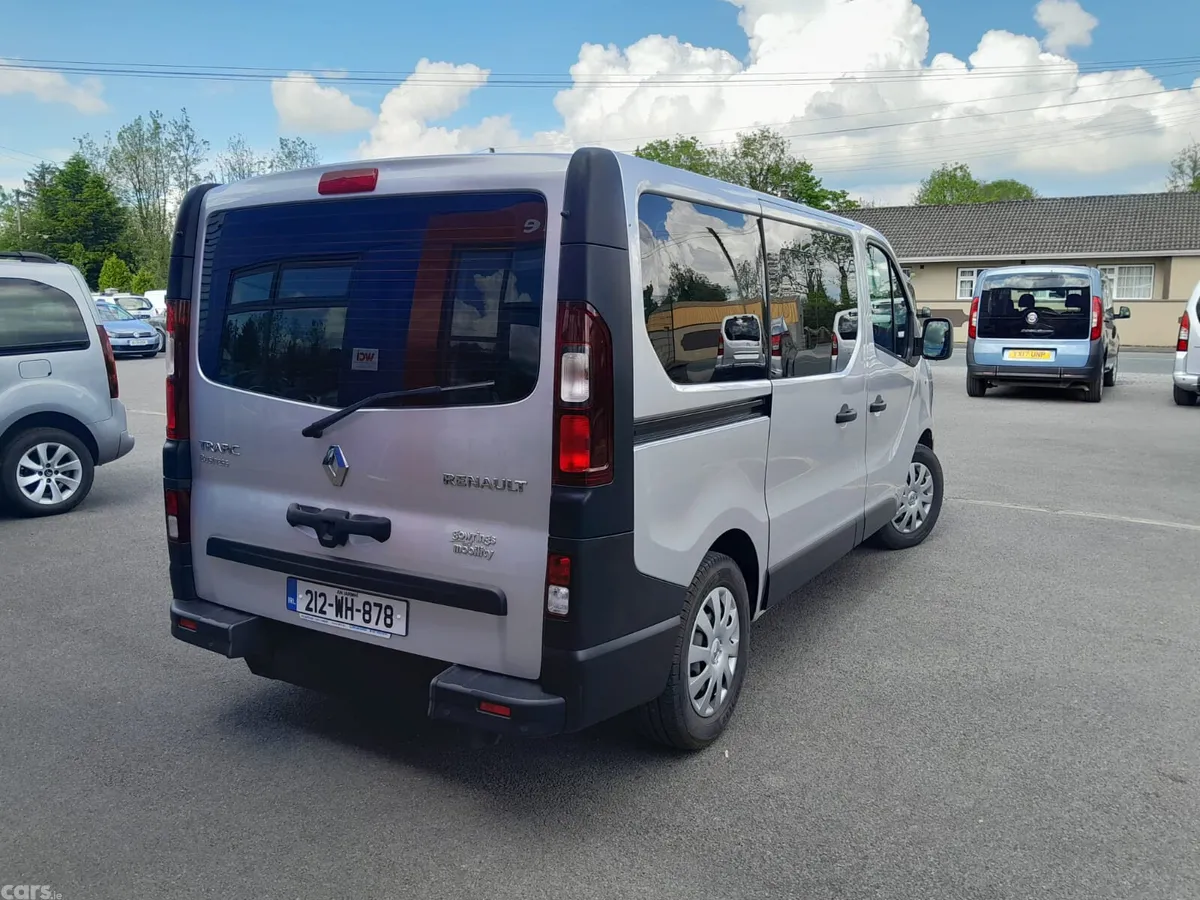 Renault Trafic MPV, Diesel, 2021, Silver