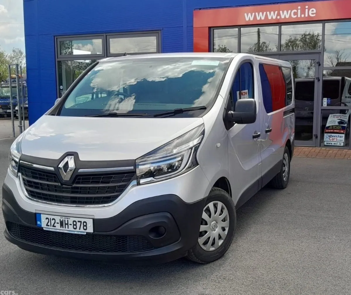 Renault Trafic MPV, Diesel, 2021, Silver