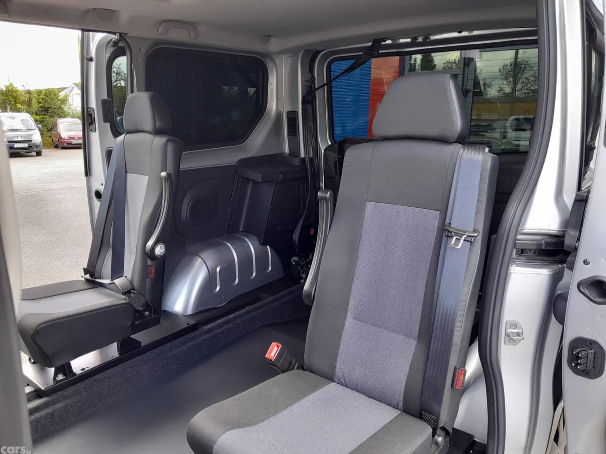 Renault Trafic MPV, Diesel, 2021, Silver