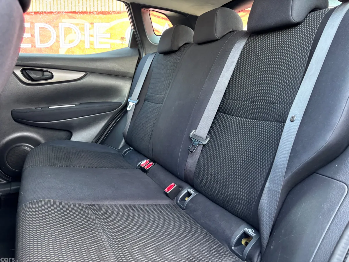 Nissan Qashqai Hatchback, Diesel, 2014, Silver