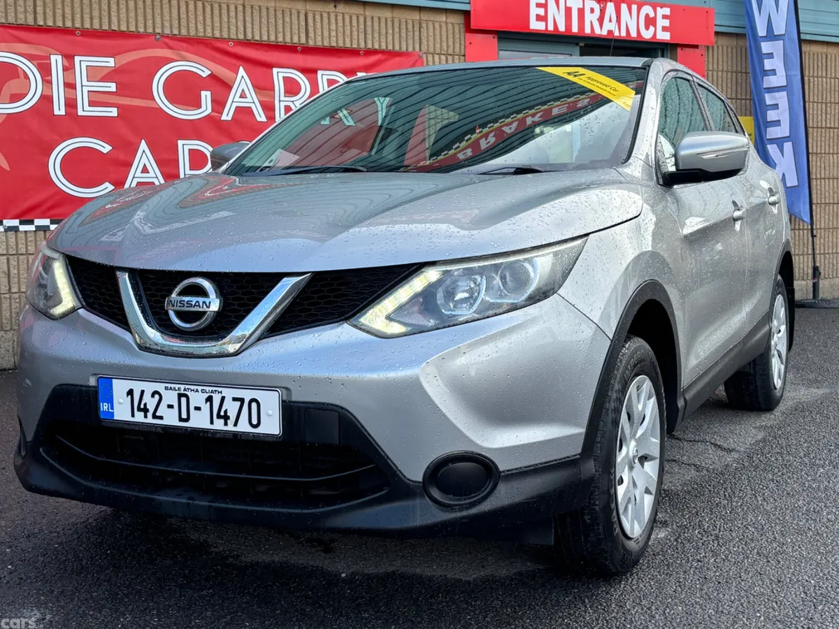 Nissan Qashqai Hatchback, Diesel, 2014, Silver