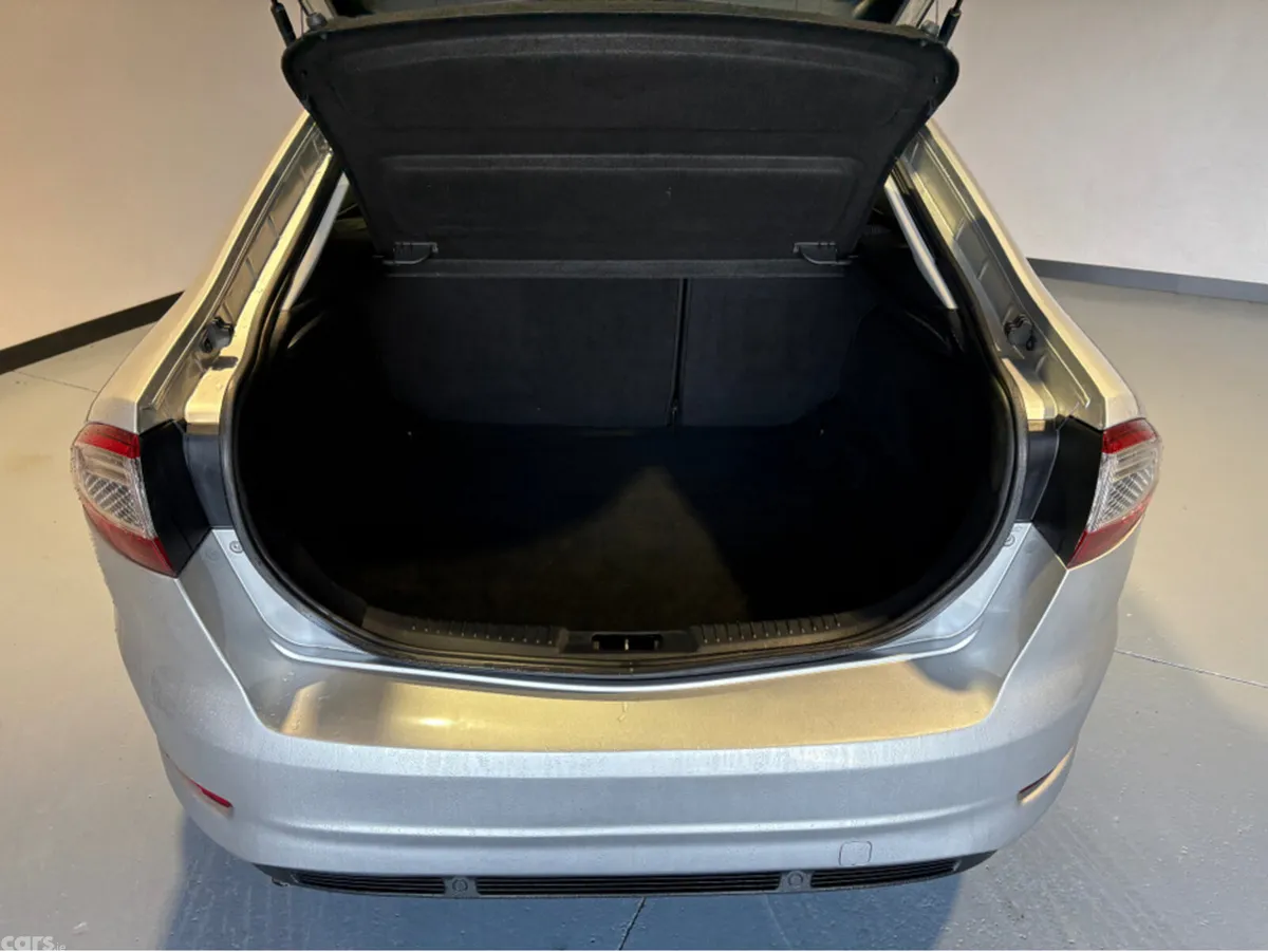 Ford Mondeo Hatchback, Diesel, 2012, Silver