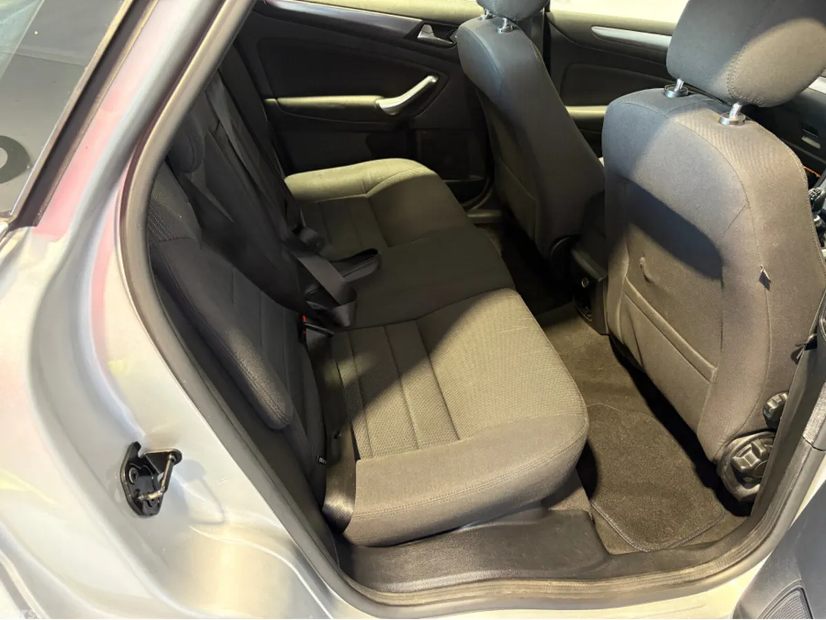 Ford Mondeo Hatchback, Diesel, 2012, Silver