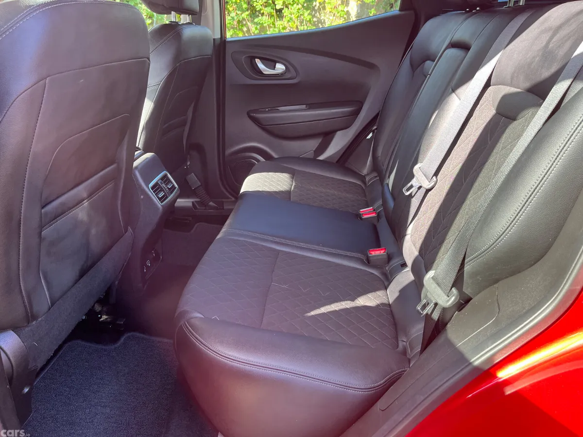 Renault Kadjar SUV, Petrol, 2019, Red