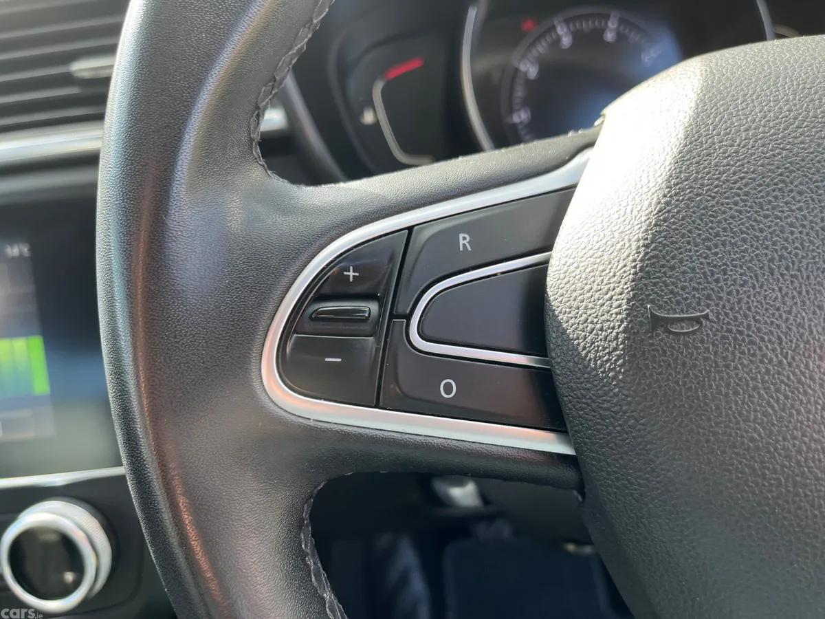 Renault Kadjar SUV, Petrol, 2019, Red