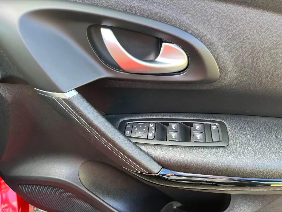 Renault Kadjar SUV, Petrol, 2019, Red