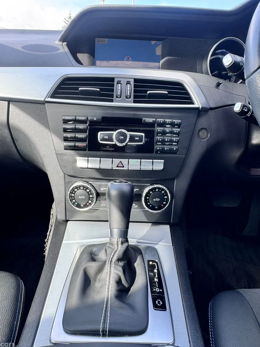 Mercedes-Benz 220 Saloon, Petrol, 2014, Silver
