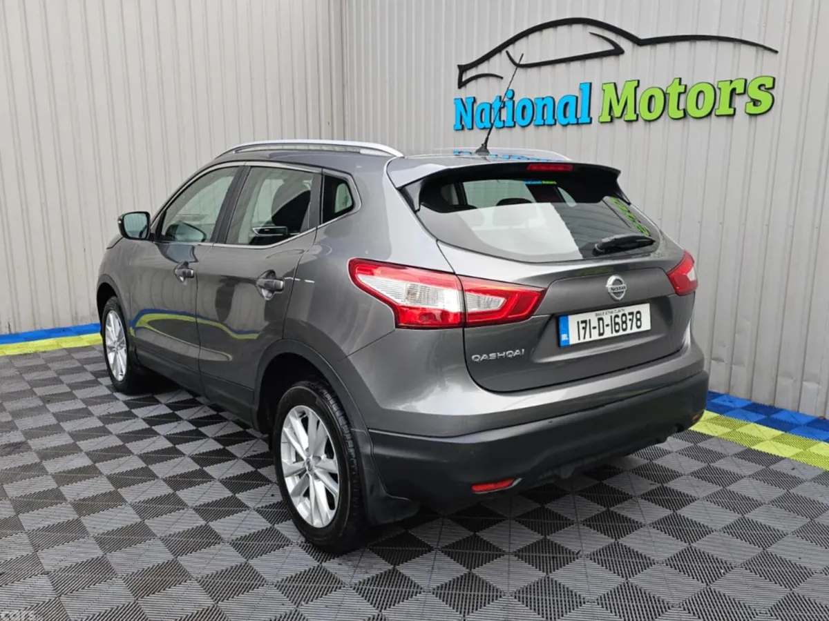 Nissan Qashqai SUV, Diesel, 2017, Grey