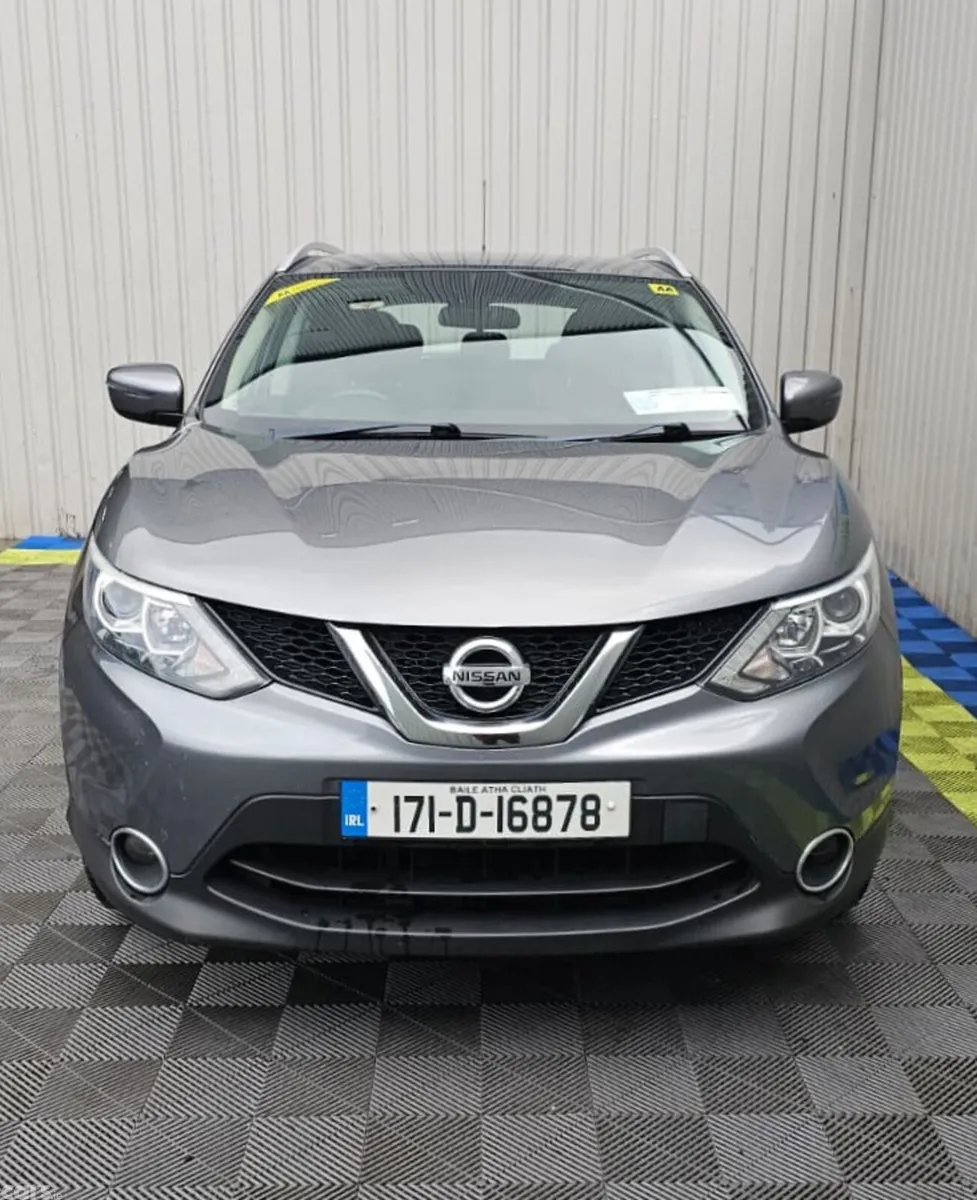 Nissan Qashqai SUV, Diesel, 2017, Grey