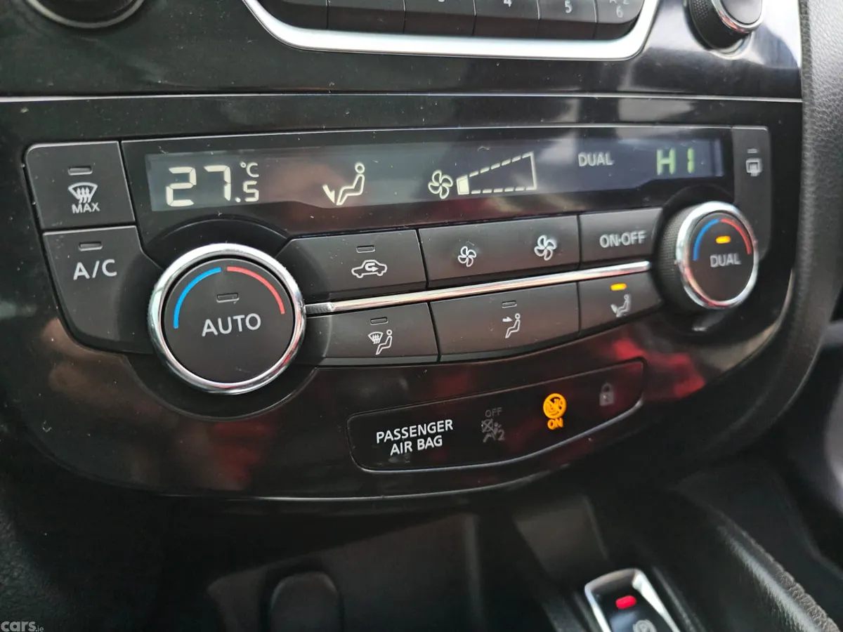 Nissan Qashqai SUV, Diesel, 2017, Grey