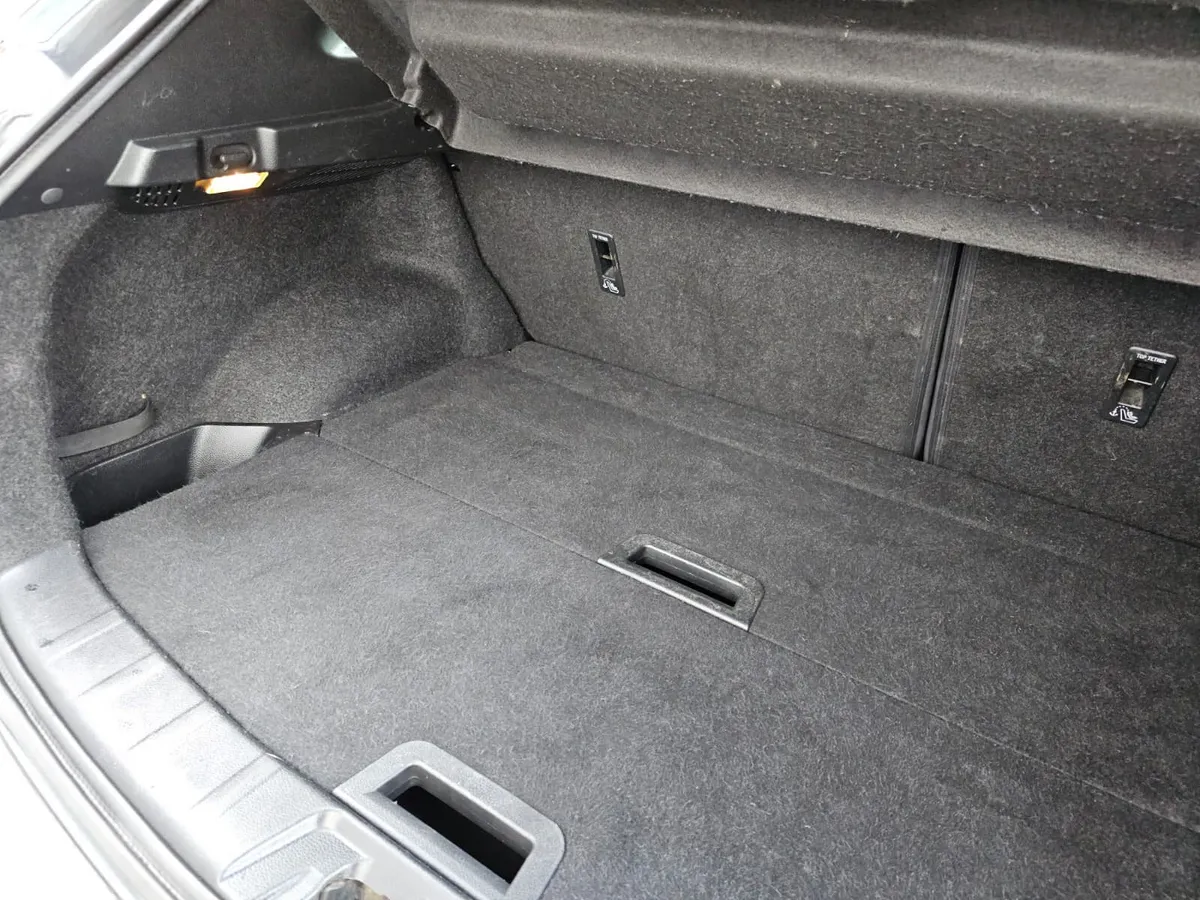 Nissan Qashqai SUV, Diesel, 2017, Grey