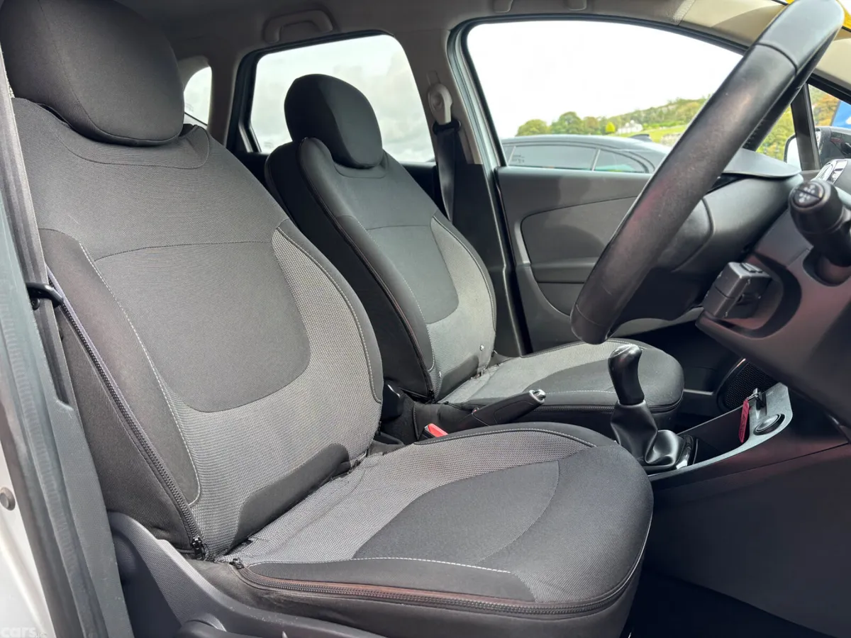 Renault Captur Hatchback, Diesel, 2014, Silver