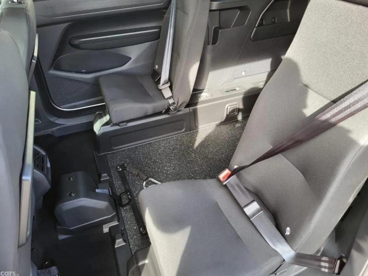 Ford Tourneo Connect MPV, Diesel, 2025, Gold