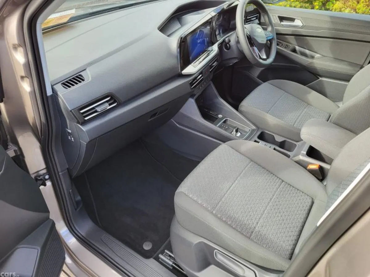 Ford Tourneo Connect MPV, Diesel, 2025, Gold