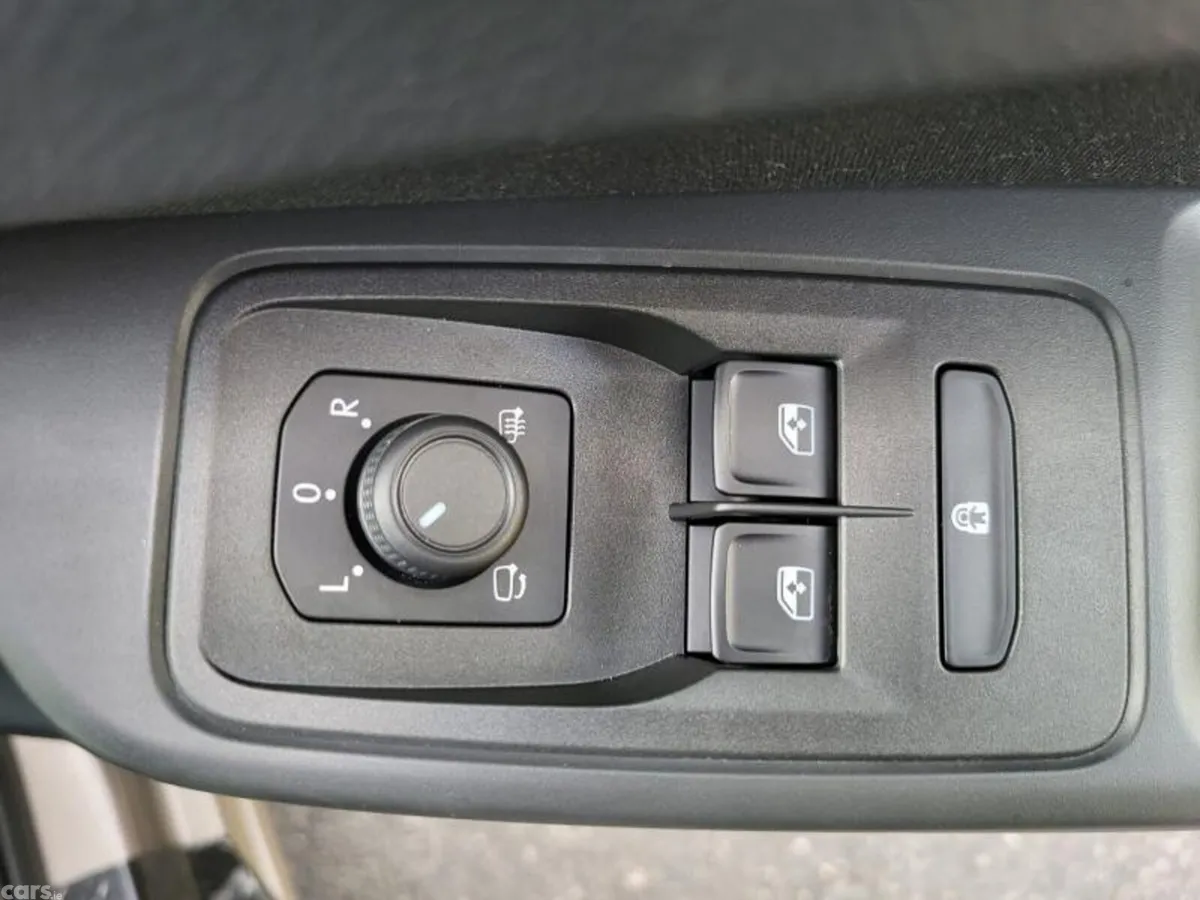 Ford Tourneo Connect MPV, Diesel, 2025, Gold