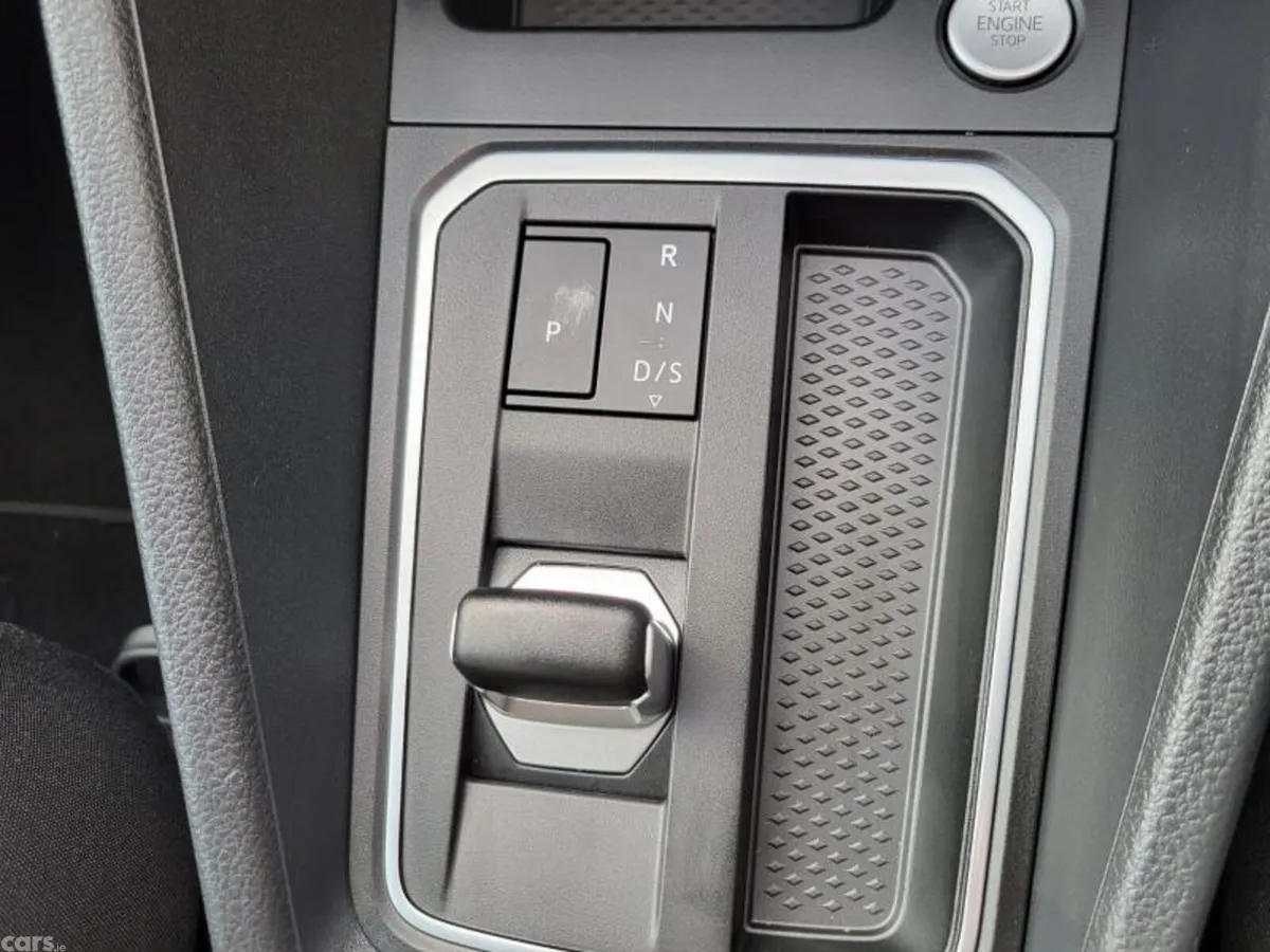 Ford Tourneo Connect MPV, Diesel, 2025, Gold