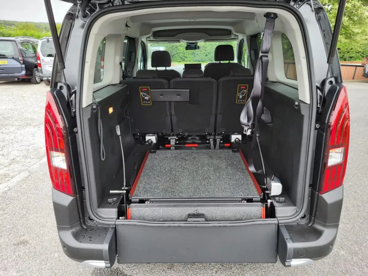 Peugeot Rifter MPV, Diesel, 2026, Black