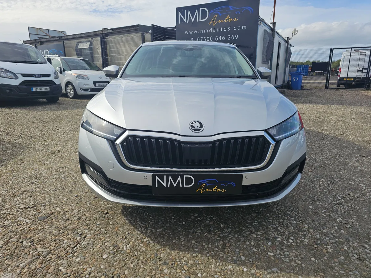 Skoda Octavia Hatchback, Diesel, 2022, Silver