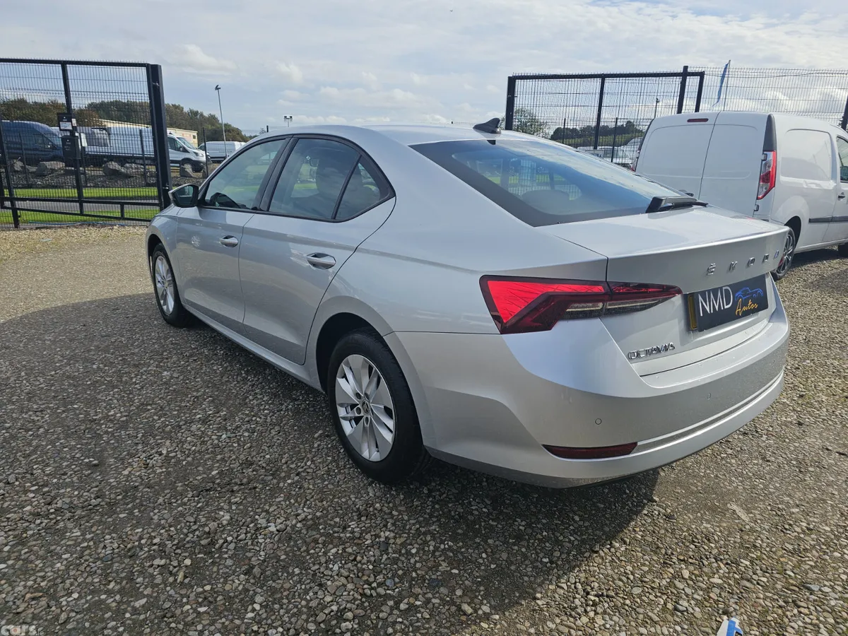Skoda Octavia Hatchback, Diesel, 2022, Silver