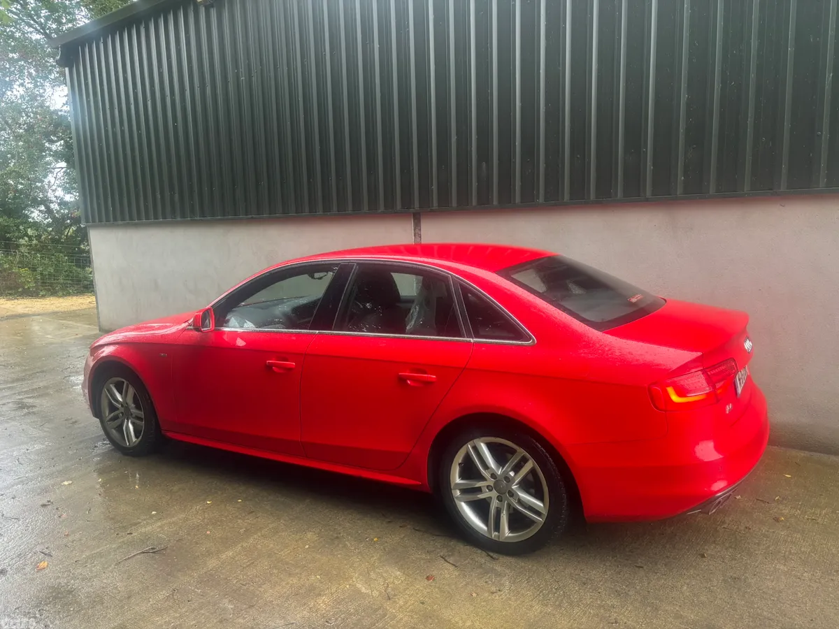 Audi A4 Saloon, Diesel, 2014, Red
