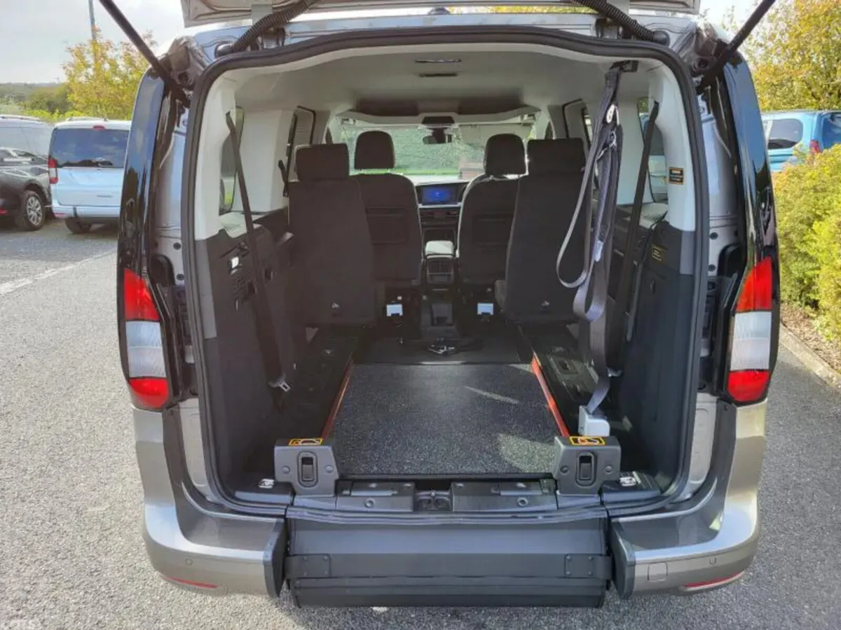 Ford Tourneo Connect MPV, Diesel, 2026, Gold