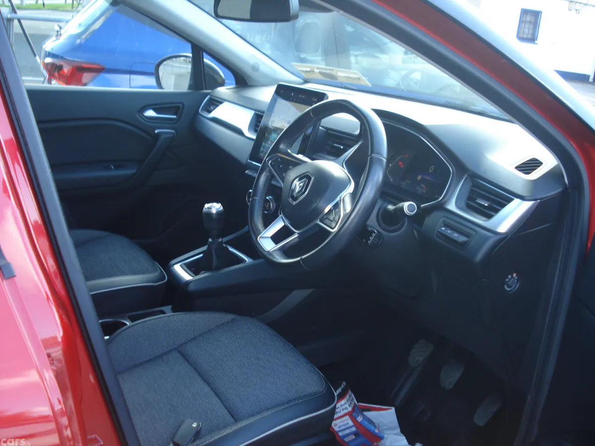 Renault Captur Hatchback, Diesel, 2021, Red